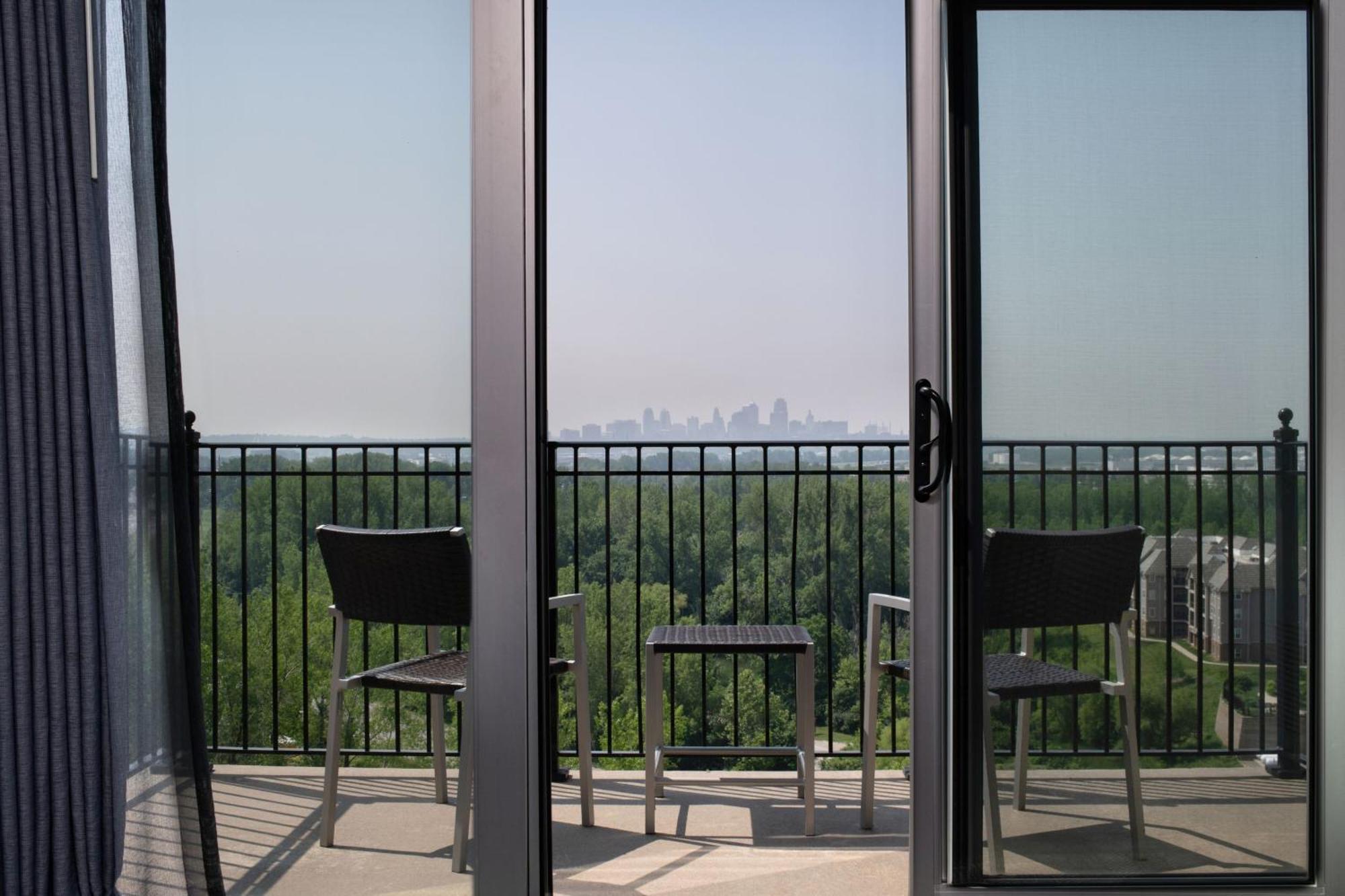 Courtyard Kansas City At Briarcliff Екстериор снимка