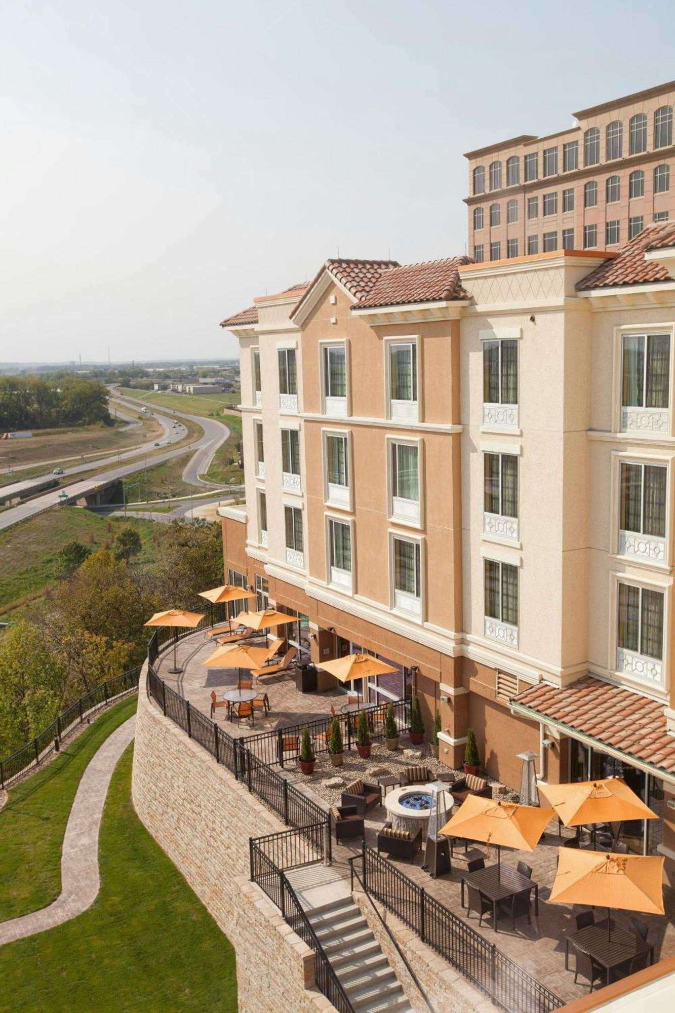 Courtyard Kansas City At Briarcliff Екстериор снимка
